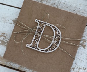 Ręcznie robiona kartka na chrzest - pamiątka chrztu monogram litera D