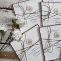 Najpiękniejsze nietypowe minimalistyczne ręcznie robione zaproszenia na komunię personalizowane dla chłopca, dla dziewczynki z hostią Sorte.pl