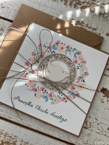 Ręcznie robiona pamiątka chrztu dla dziewczynki - gołąbekWyjątkowa kartka ręcznie robiona na chrzest święty dla dziewczynki, prezent/pamiątka chrztu + najpiękniejsze życzenia