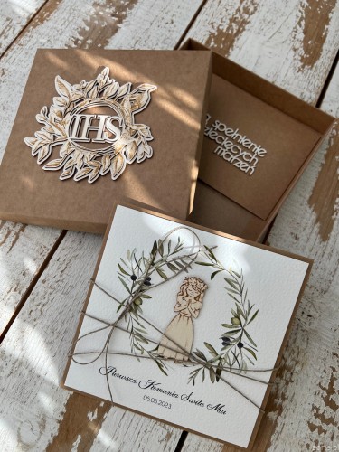 Personalizowana ręcznie robiona kartka komunijna, prezent na komunię - pamiątka komunii + najpiękniejsze życzenia dla dziewczynki od matki chrzestnej, ojca chrzestnego, dziadków