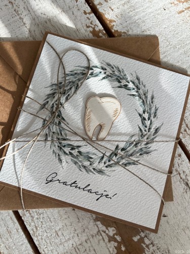 Ręcznie robiona kartka gratulacje z okazji uzyskania absolutorium obrony pracy licencjackiej, magisterskiej, doktorskiej dla stomatologa, lekarza, doktora, dentysty