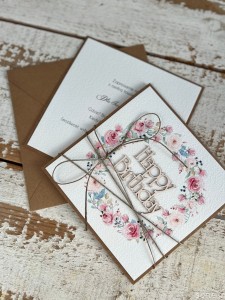 Kartka ręcznie robiona - urodzinowa z napisem Happy Birthday + bon prezentowy