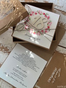 Personalizowany prezent - kartka ręcznie robiona na 18 urodziny w pudełku, pomysł na prezent osiemnastka z personalizacją + personalizowane najpiękniejsze życzenia urodzinowe