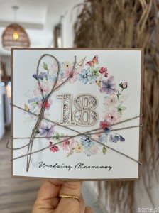 Ręcznie robiona kartka na 18 urodziny, osiemnastka - pomysł na prezent życzenia na osiemnastkę