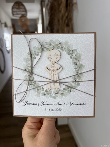 Ręcznie robiona kartka na komunię od matki chrzestnej dla chłopca