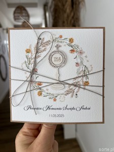 Oryginalna ręcznie robiona kartka na komunię z personalizacją i życzeniami