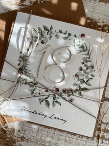 Ręcznie robiona kartka na 18 urodziny, osiemnastka - pomysł na prezent życzenia na osiemnastkę od matki chrzestnej - poziomki