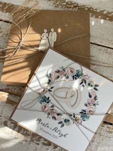 Rustykalna kartka na ślub ręcznie robiona z personalizacją i życzeniami