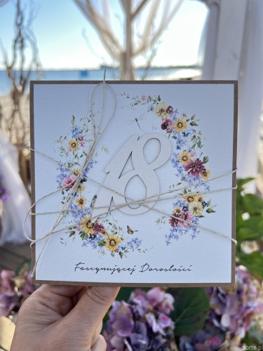 Wyjątkowa ręcznie robiona kartka na 18-ste urodziny, osiemnastka, pomysł na prezent życzenia na osiemnastkę dla dziewczyny od matki chrzestnej
