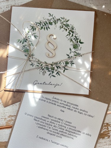 Ręcznie robiona kartka gratulacje z okazji uzyskania absolutorium obrony pracy licencjackiej, magisterskiej, doktorskiej - zakończenia studiów na życzenia dla prawnika