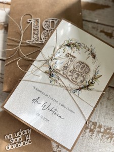 Personalizowany prezent - kartka ręcznie robiona na 18 urodziny w pudełku, pomysł na prezent osiemnastka z personalizacją w pudełku + personalizowane najpiękniejsze życzenia urodzinowe A5 