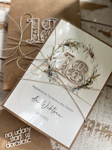 Personalizowany prezent - kartka ręcznie robiona na 18 urodziny w pudełku, pomysł na prezent osiemnastka z personalizacją w pudełku + personalizowane najpiękniejsze życzenia urodzinowe A5