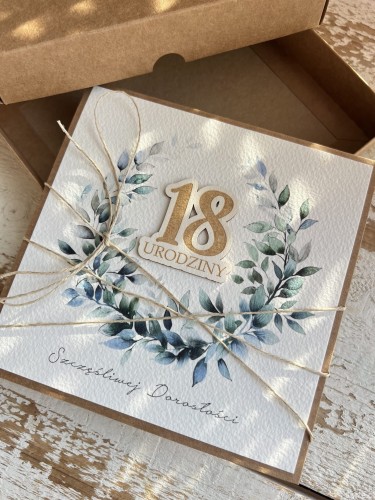 Ręcznie robiona kartka na 18 urodziny, osiemnastka - prezent życzenia na osiemnastkę w pudełku