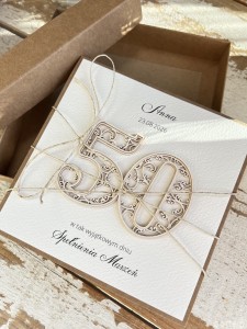 Personalizowany prezent - Wyjątkowa kartka ręcznie robiona na 50 urodziny, pomysł na prezent na pięćdziesiątkę z personalizacją dla kobiety, mężczyzny + personalizowane najpiękniejsze życzenia urodzinowe