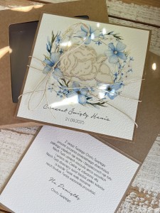 Personalizowana pamiątka chrztu - Ręcznie robiona kartka na chrzest dla chłopca - w pudełku z kopertą i z personalizacją