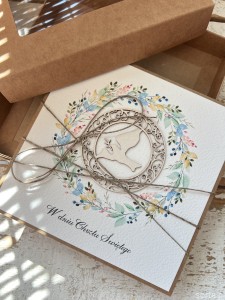 Pamiątka Chrztu - kartka na chrzest ręcznie robiona z gotowymi życzeniami w pudełku