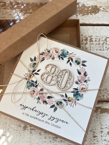 Ręcznie robiona kartka życzenia na 80 urodziny, osiemdziesiątka - pomysł na prezent na osiemdziesiątkę w pudełku