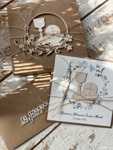 Wyjątkowa personalizowana kartka na komunię dla dziewczynki, chłopca  ręcznie robiona z imieniem od matki chrzestnej, ojca chrzestnego w pudełku - najpiękniejsze życzenia komunijne