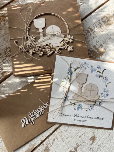 Wyjątkowa personalizowana kartka na komunię dla dziewczynki, chłopca  ręcznie robiona z imieniem od matki chrzestnej, ojca chrzestnego w pudełku - najpiękniejsze życzenia komunijne