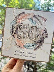 Wyjątkowa personalizowana kartka ręcznie robiona na 50 urodziny, pomysł na prezent na pięćdziesiątkę z personalizacją dla mężczyzny + personalizowane najpiękniejsze życzenia urodzinowe - pióra