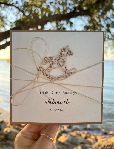 Personalizowana kartka na chrzest z konikiem - pomysł na prezent - pamiątka chrztu ręcznie robiona od matki chrzestnej + najpiękniejsze życzenia