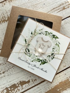 Personalizowana pamiątka chrztu - Ręcznie robiona kartka na chrzest - w pudełku z kopertą i z personalizacją
