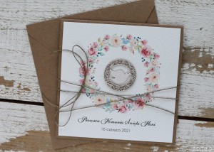 Oryginalna ręcznie robiona kartka na komunię z personalizacją i życzeniami