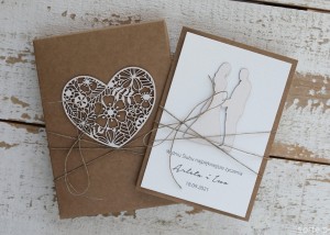 Rustykalna kartka ślubna ręcznie robiona z personalizacją z życzeniami