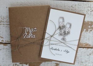 Rustykalna kartka ślubna ręcznie robiona z personalizacją z życzeniami