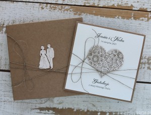 Rustykalna kartka na ślub ręcznie robiona z personalizacją i życzeniami