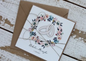 Rustykalna kartka ślubna ręcznie robiona z personalizacją i życzeniami