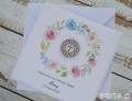 Białe eleganckie zaproszenia komunijne z personalizacją