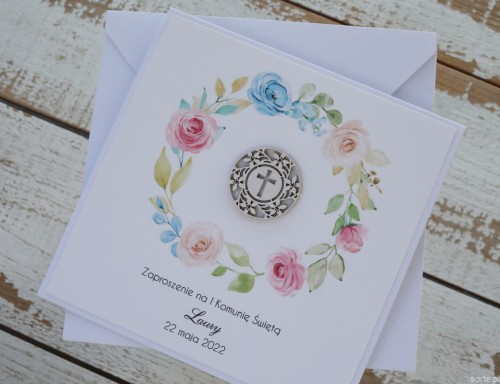 Białe eleganckie zaproszenia komunijne z personalizacją